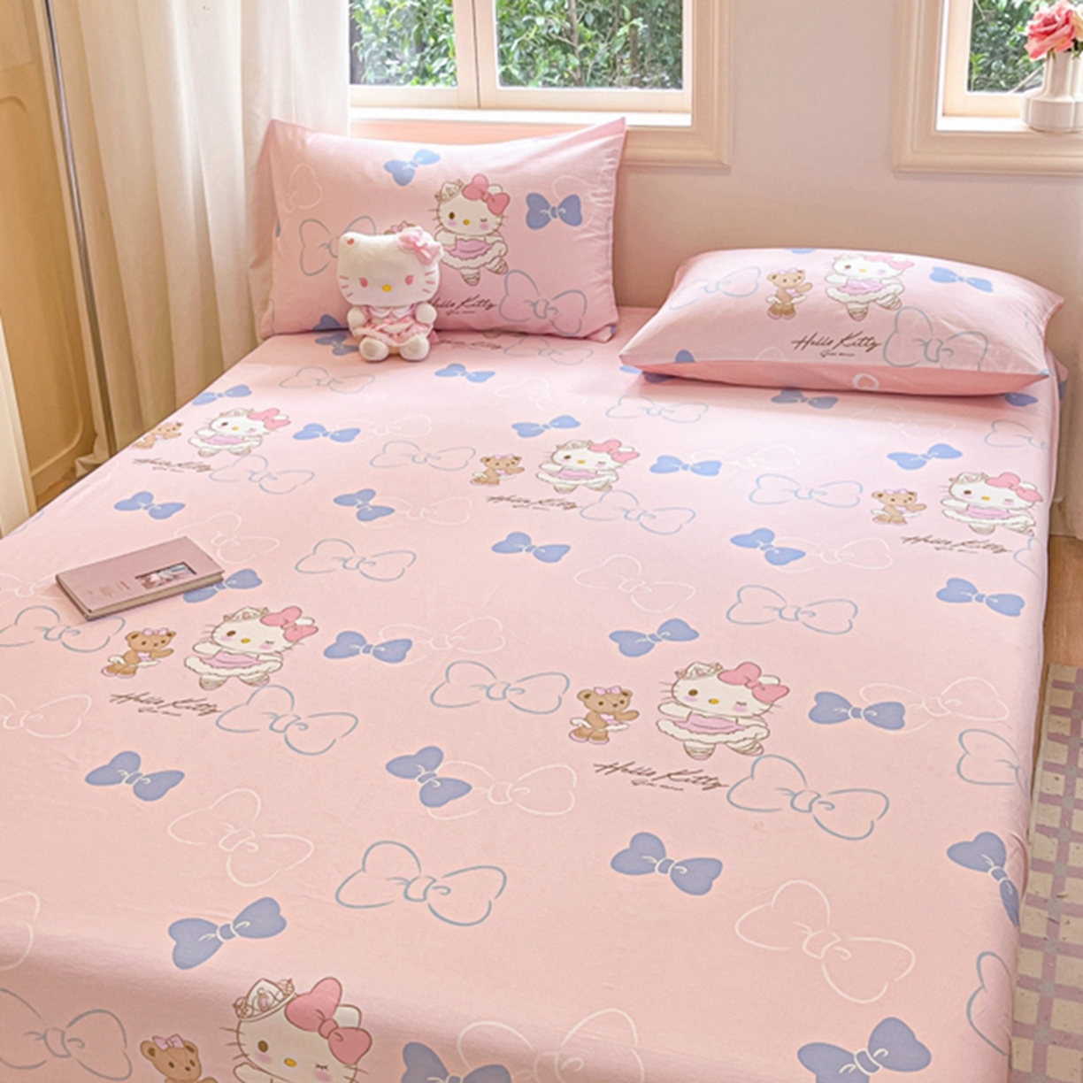 91家纺网 家纺一手货源 找家纺 博雅 2026新款三丽鸥全棉小版印花床笠 玩偶KT