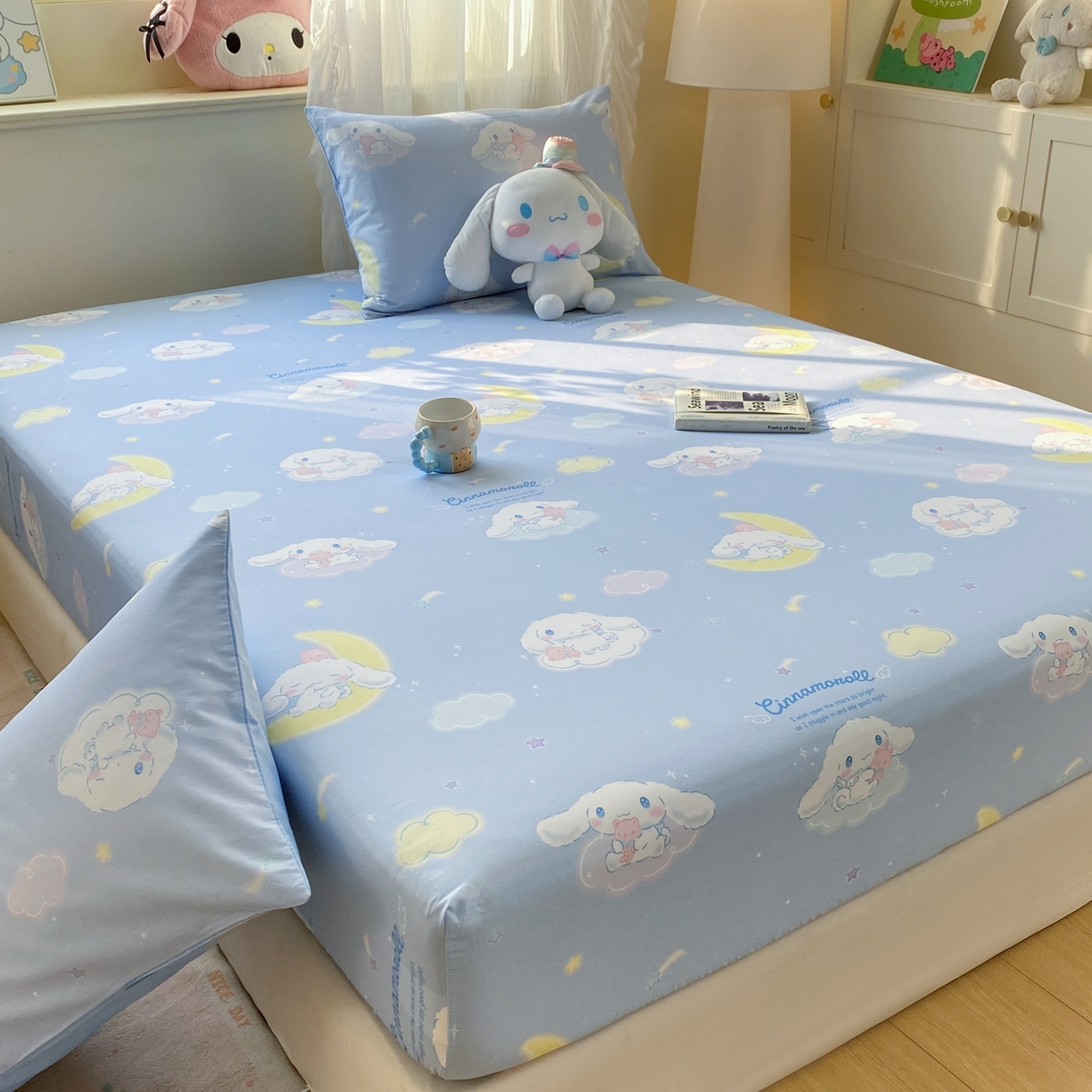 91家纺网 家纺一手货源 找家纺 博雅 2026新款三丽鸥全棉小版印花床笠 晚安玉桂狗