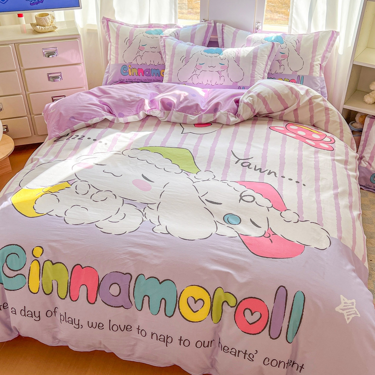 91家纺网 家纺一手货源 找家纺 浩诚 2026新款专版三丽鸥hellokitty库洛米正版授权大版全棉纯棉四件套 条纹玉桂狗