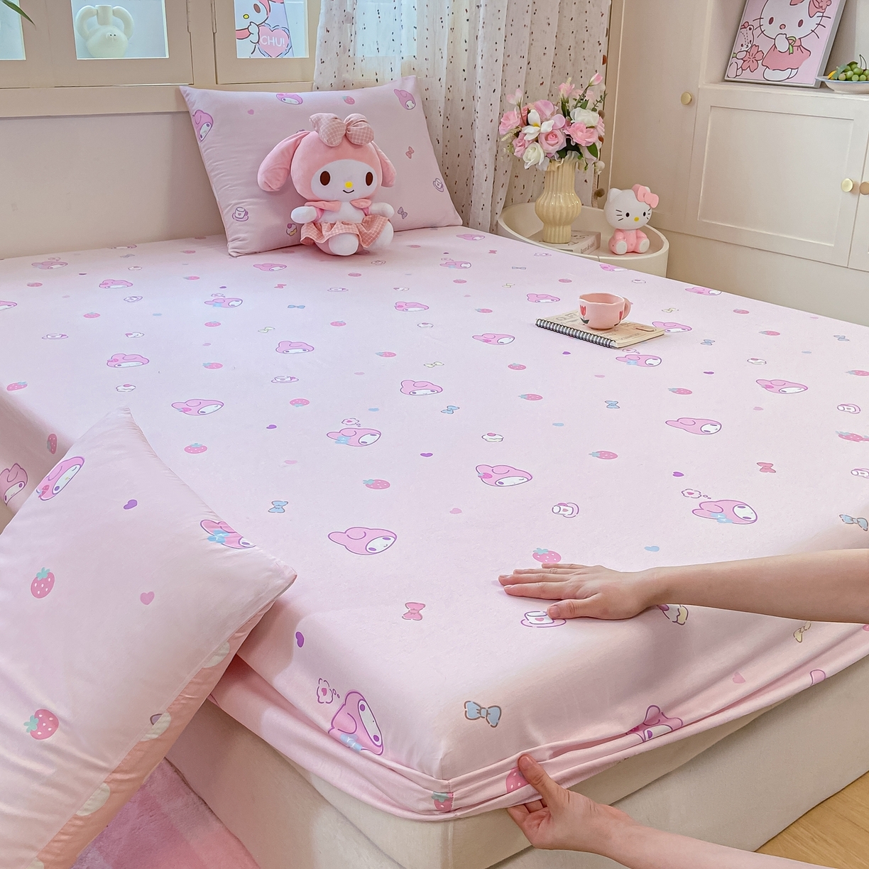 91家纺网 家纺一手货源 找家纺 博雅 2026新款三丽鸥全棉小版印花床笠 下午茶美乐蒂