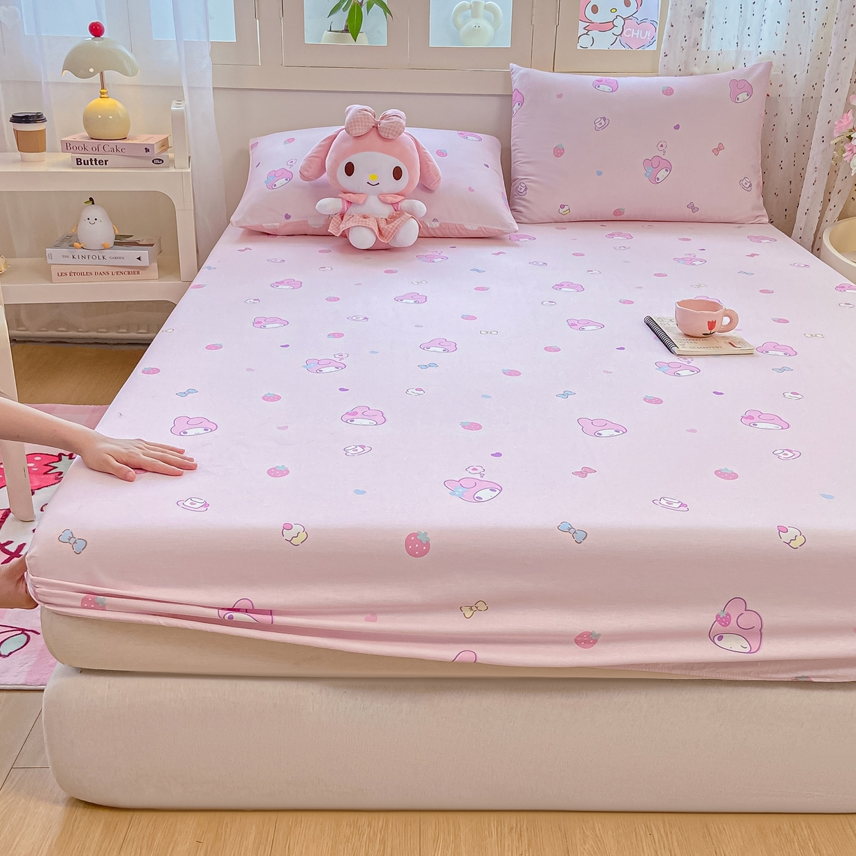 91家纺网 家纺一手货源 找家纺 博雅 2026新款三丽鸥全棉小版印花床笠 下午茶美乐蒂