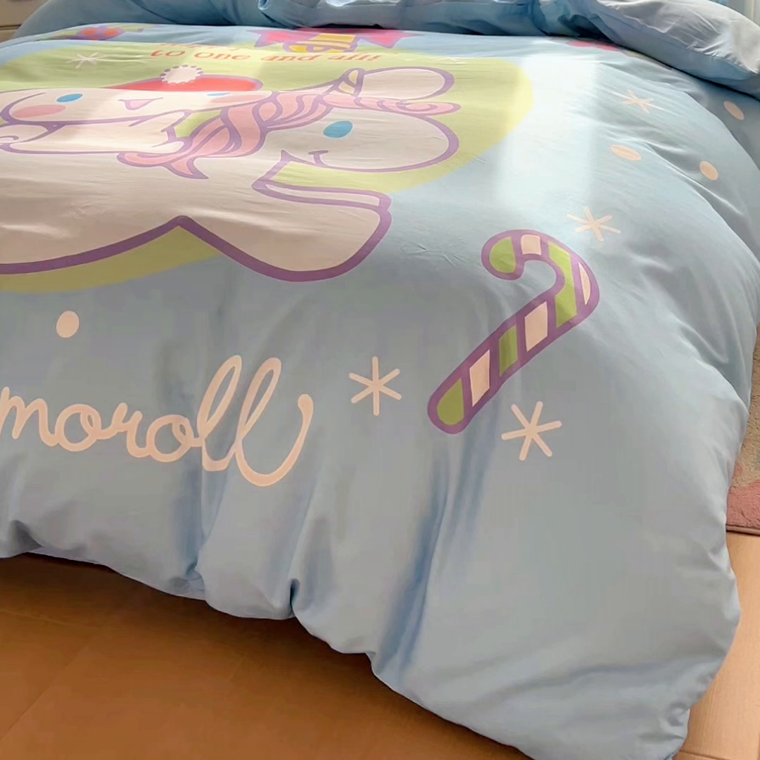 91家纺网 家纺一手货源 找家纺 浩诚 2026新款专版三丽鸥hellokitty库洛米正版授权大版全棉纯棉四件套 旋转玉桂狗