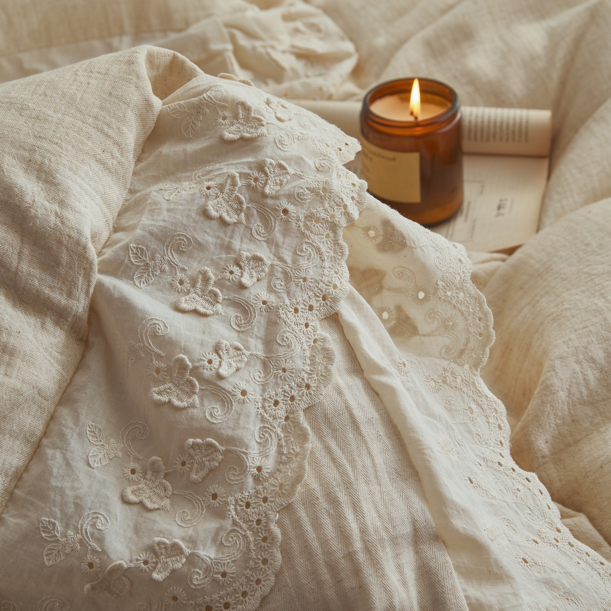 91家纺网 家纺一手货源 找家纺 KA家纺 2026春夏新款色织提花棉麻四件套花边款 繁花绵语