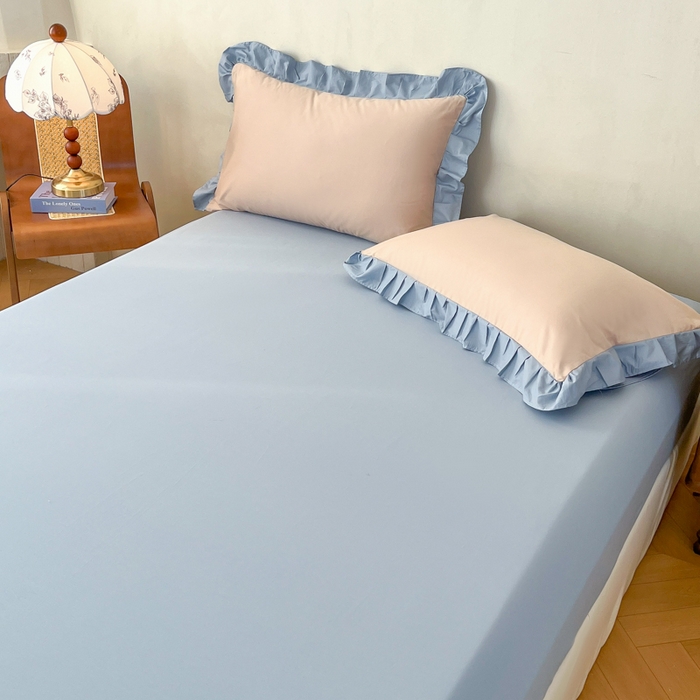 91家纺网 家纺一手货源 找家纺 艾迪尚家纺 2026新款法式韩版荷叶边纯色长绒棉单品枕套系列 雾蓝杏语