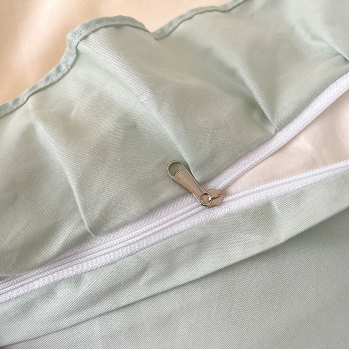 91家纺网 家纺一手货源 找家纺 艾迪尚家纺 2026新款法式韩版荷叶边纯色长绒棉单品枕套系列 云白芽绿