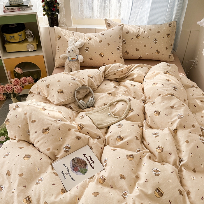 91家纺网 家纺一手货源 找家纺 爱思佳 2026新款全棉纯棉双层纱基款系列四件套 汉堡熊