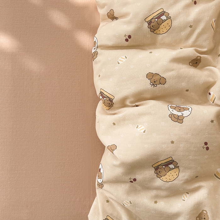 91家纺网 家纺一手货源 找家纺 爱思佳 2026新款全棉纯棉双层纱基款系列四件套 汉堡熊