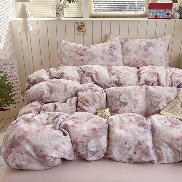 91家纺网 家纺一手货源 找家纺 爱思佳 2026新款全棉纯棉双层纱基款系列四件套 花园里