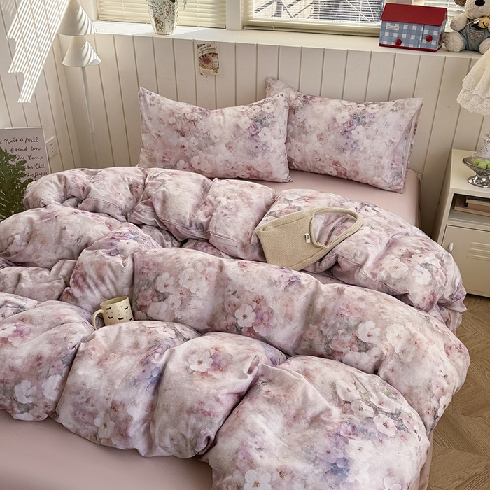 91家纺网 家纺一手货源 找家纺 爱思佳 2026新款全棉纯棉双层纱基款系列四件套 花园里