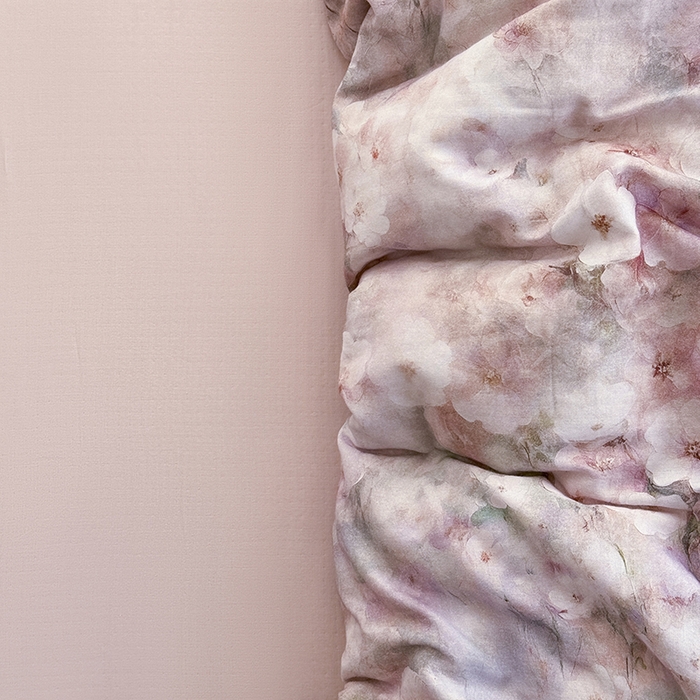 91家纺网 家纺一手货源 找家纺 爱思佳 2026新款全棉纯棉双层纱基款系列四件套 花园里