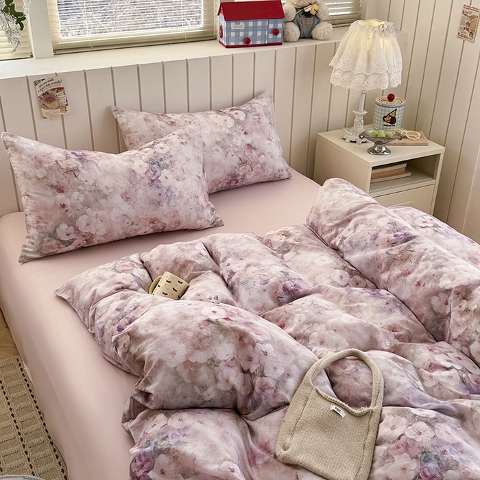 91家纺网 家纺一手货源 找家纺 爱思佳 2026新款全棉纯棉双层纱基款系列四件套 花园里