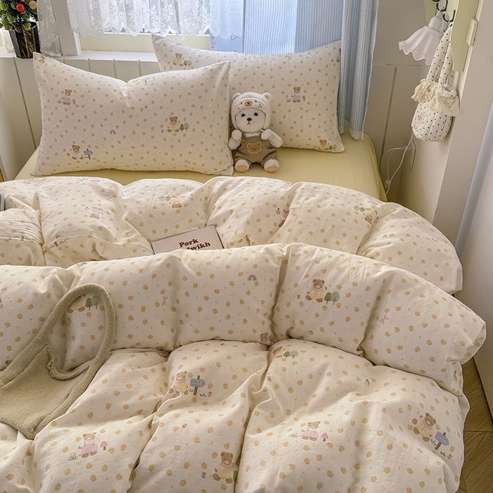 91家纺网 家纺一手货源 找家纺 爱思佳 2026新款全棉纯棉双层纱基款系列四件套 莓果熊