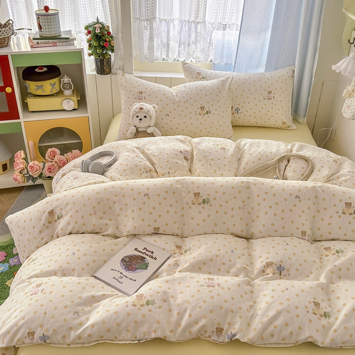 91家纺网 家纺一手货源 找家纺 爱思佳 2026新款全棉纯棉双层纱基款系列四件套 莓果熊