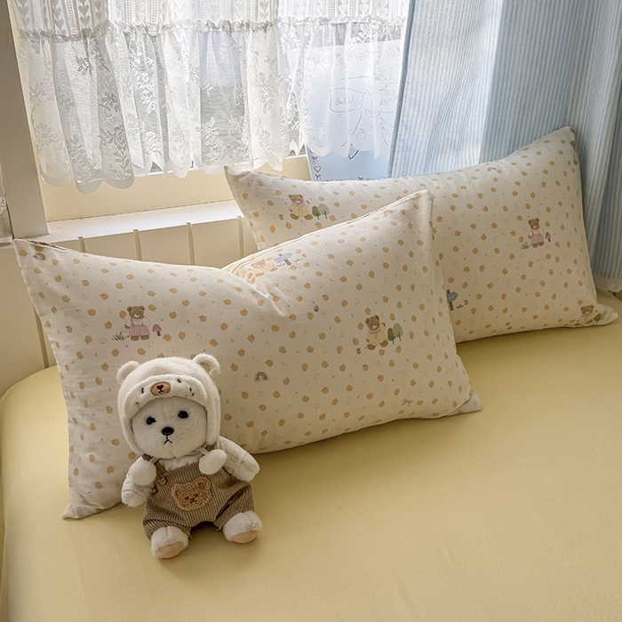 91家纺网 家纺一手货源 找家纺 爱思佳 2026新款全棉纯棉双层纱基款系列四件套 莓果熊