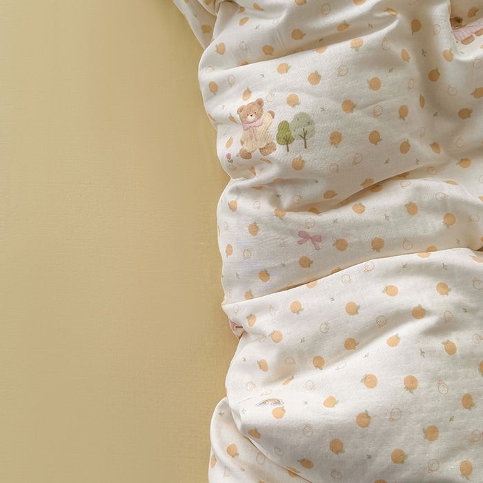 91家纺网 家纺一手货源 找家纺 爱思佳 2026新款全棉纯棉双层纱基款系列四件套 莓果熊