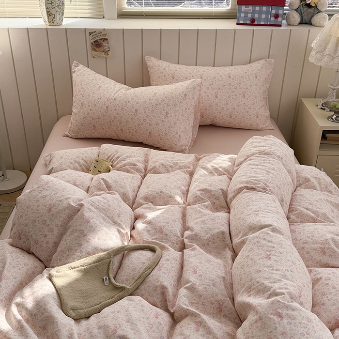 91家纺网 家纺一手货源 找家纺 爱思佳 2026新款全棉纯棉双层纱基款系列四件套 沐雨花朝