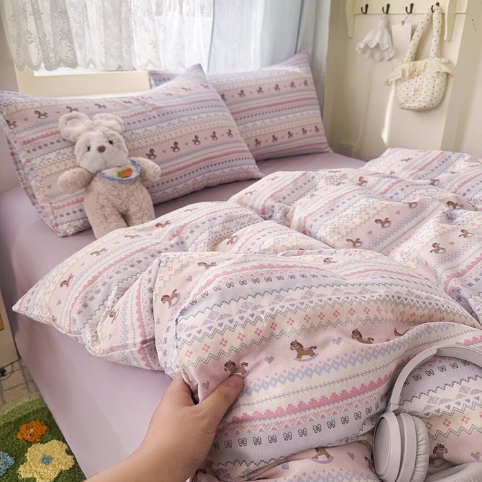 91家纺网 家纺一手货源 找家纺 爱思佳 2026新款全棉纯棉双层纱基款系列四件套 千禧马