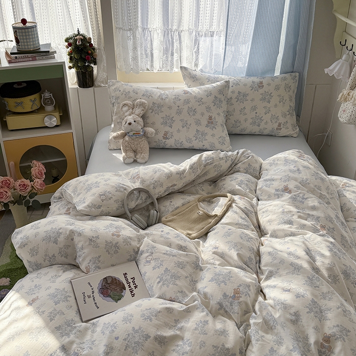 91家纺网 家纺一手货源 找家纺 爱思佳 2026新款全棉纯棉双层纱基款系列四件套 兔儿森灵