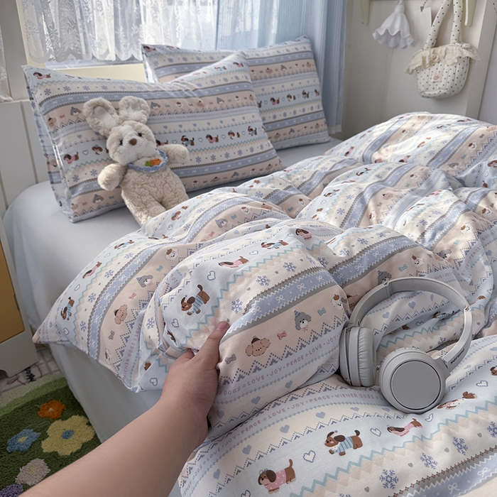 91家纺网 家纺一手货源 找家纺 爱思佳 2026新款全棉纯棉双层纱基款系列四件套 雪花狗