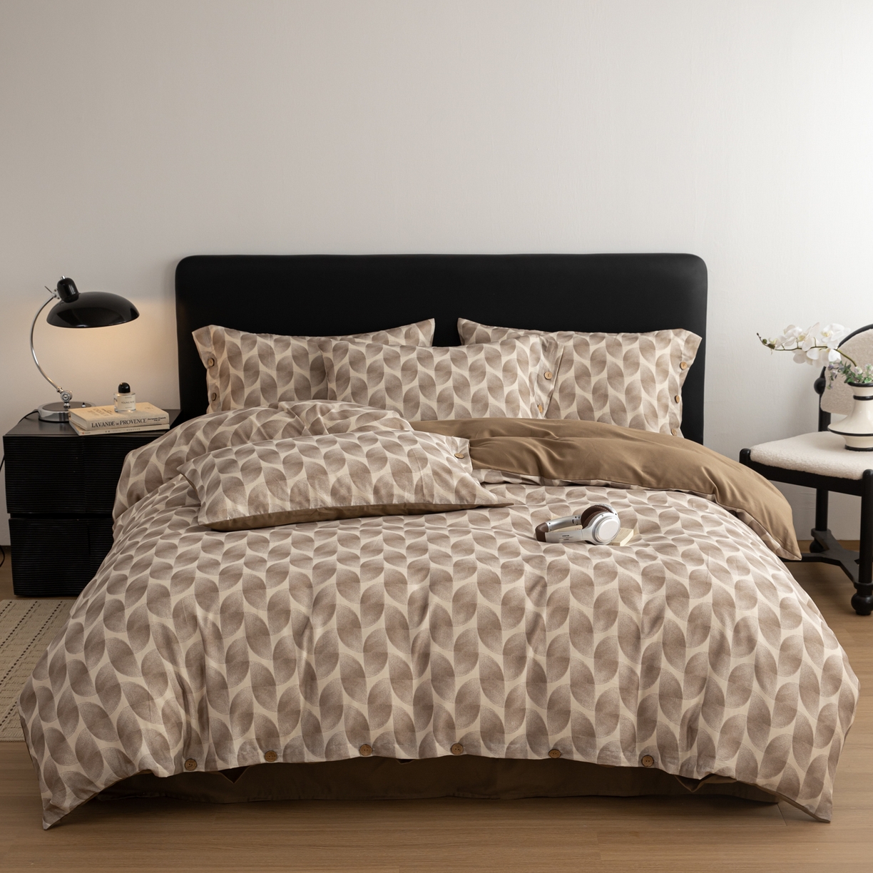 91家纺网 家纺一手货源 找家纺 女子家纺 2026新款棉麻纽扣款四件套 焦糖菱纹