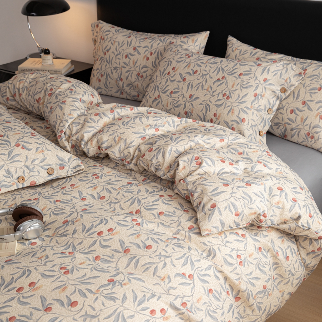 女子家纺 2026新款棉麻纽扣款四件套 蓝叶红果