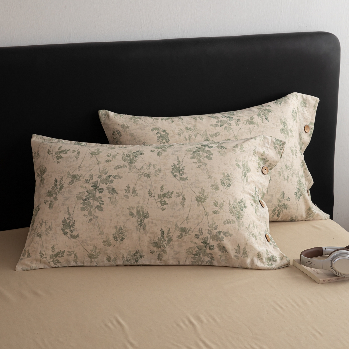 91家纺网 家纺一手货源 找家纺 女子家纺 2026新款棉麻纽扣款四件套 青藤蔓叶