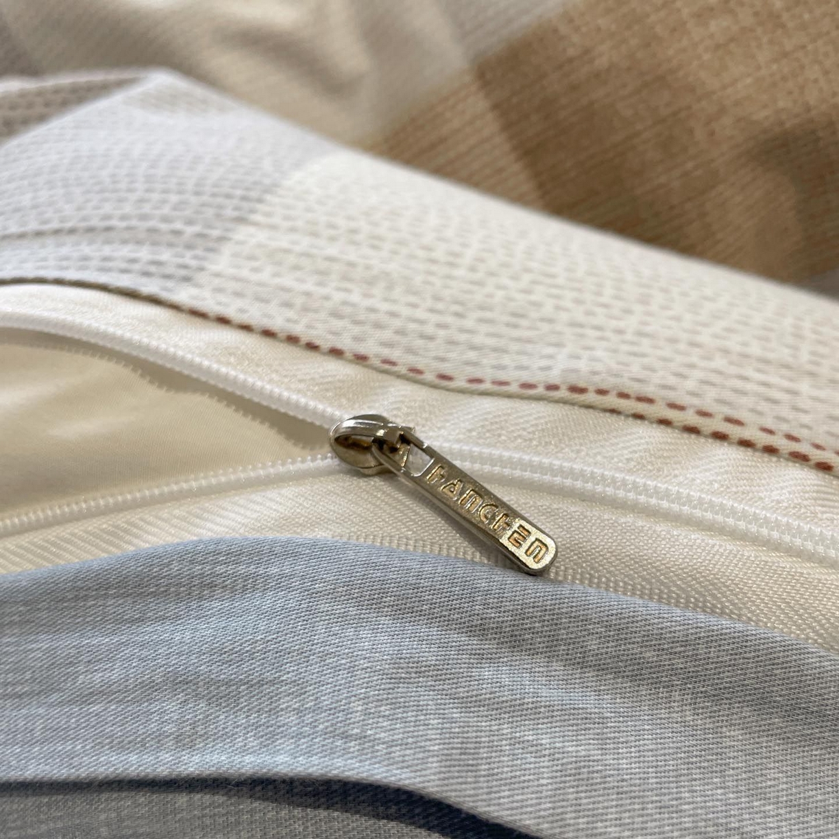 91家纺网 家纺一手货源 找家纺 涵宸家纺 2026新款全棉印花四件套-良品-场景一 格律-兰