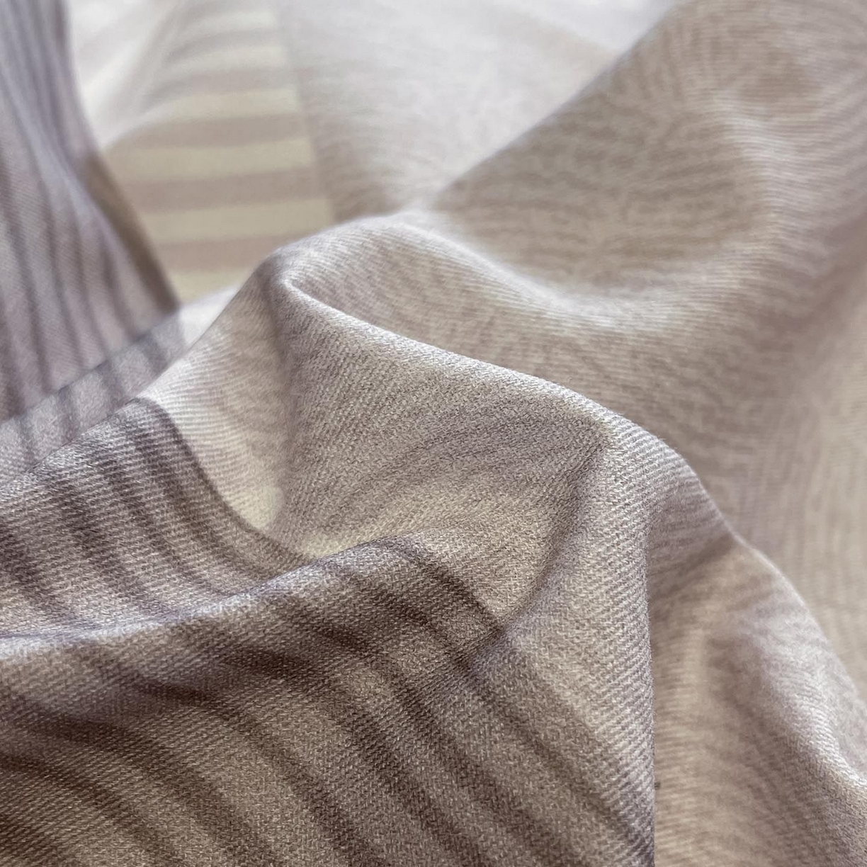 91家纺网 家纺一手货源 找家纺 涵宸家纺 2026新款全棉印花四件套-良品-场景一 几何幻境