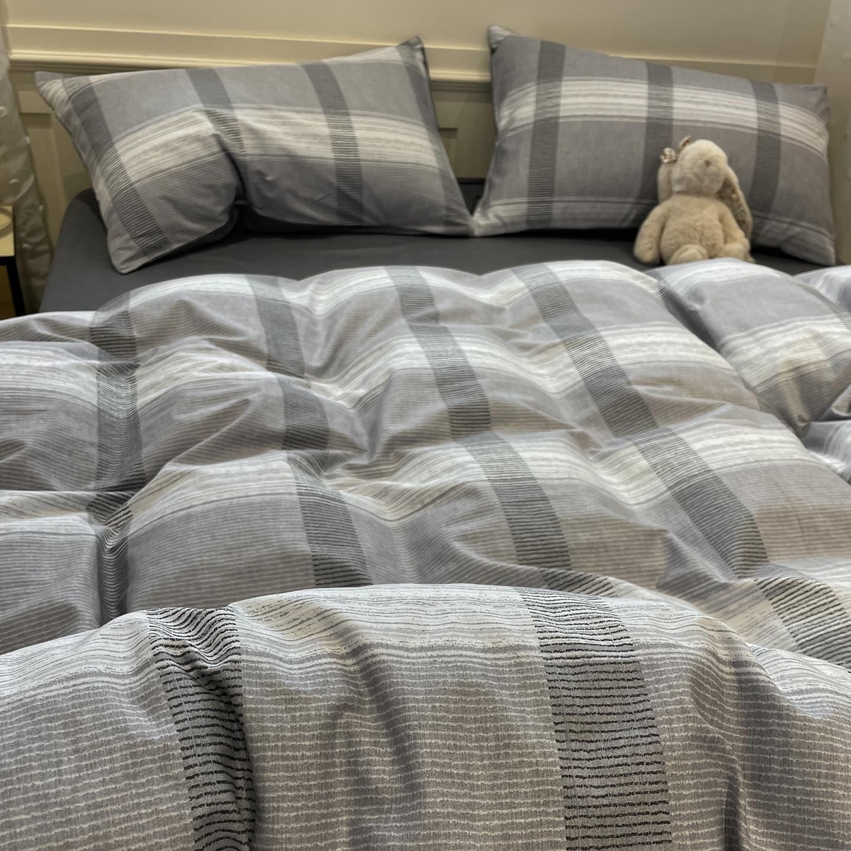 91家纺网 家纺一手货源 找家纺 涵宸家纺 2026新款全棉印花四件套-良品-场景一 洛卡