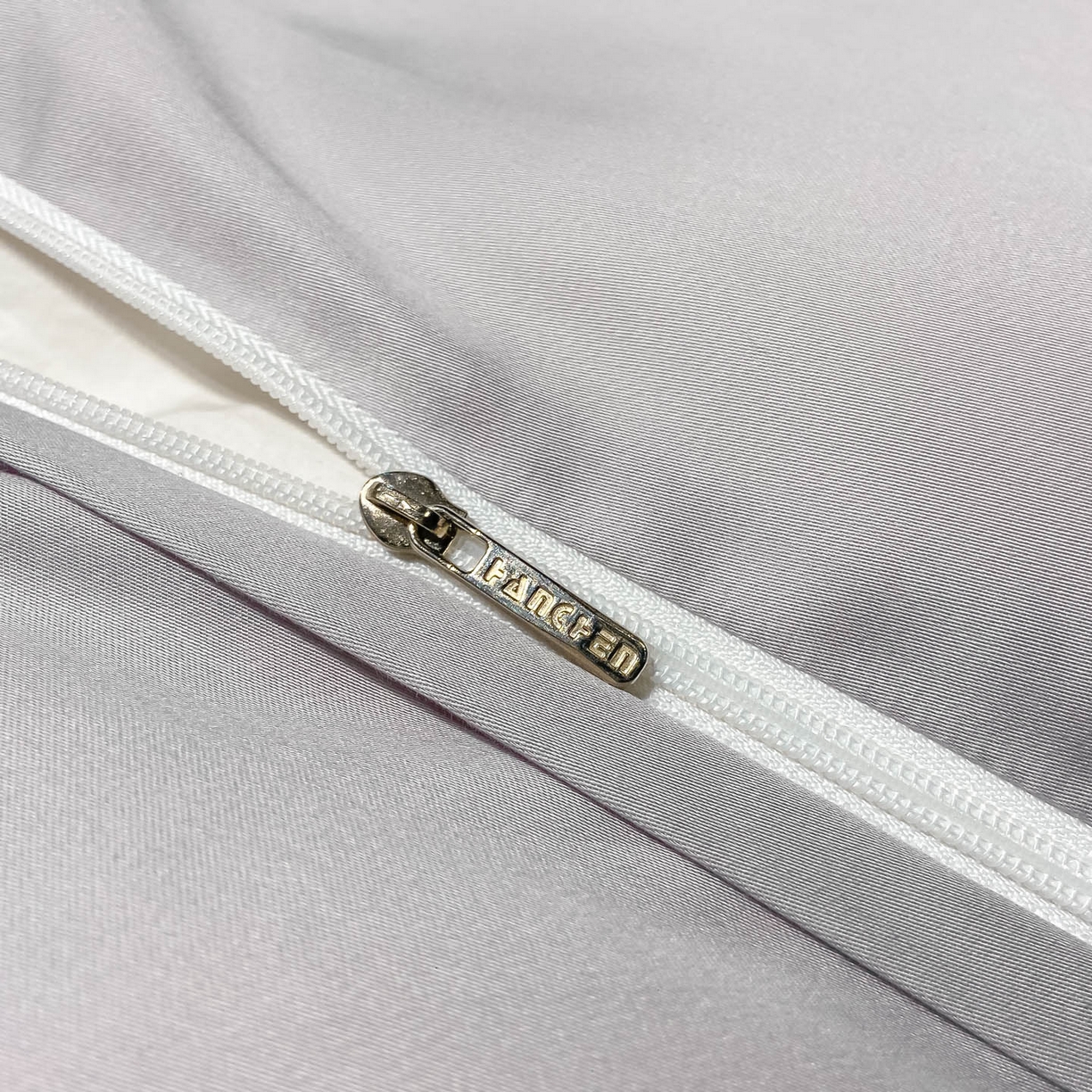 91家纺网 家纺一手货源 找家纺 涵宸家纺 2026新款兰精3M天丝纯色四件套 蜜桃粉+大地灰