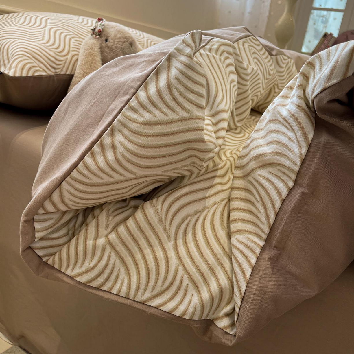 91家纺网 家纺一手货源 找家纺 涵宸家纺 2026新款全棉印花四件套-良品-场景一 浅忆