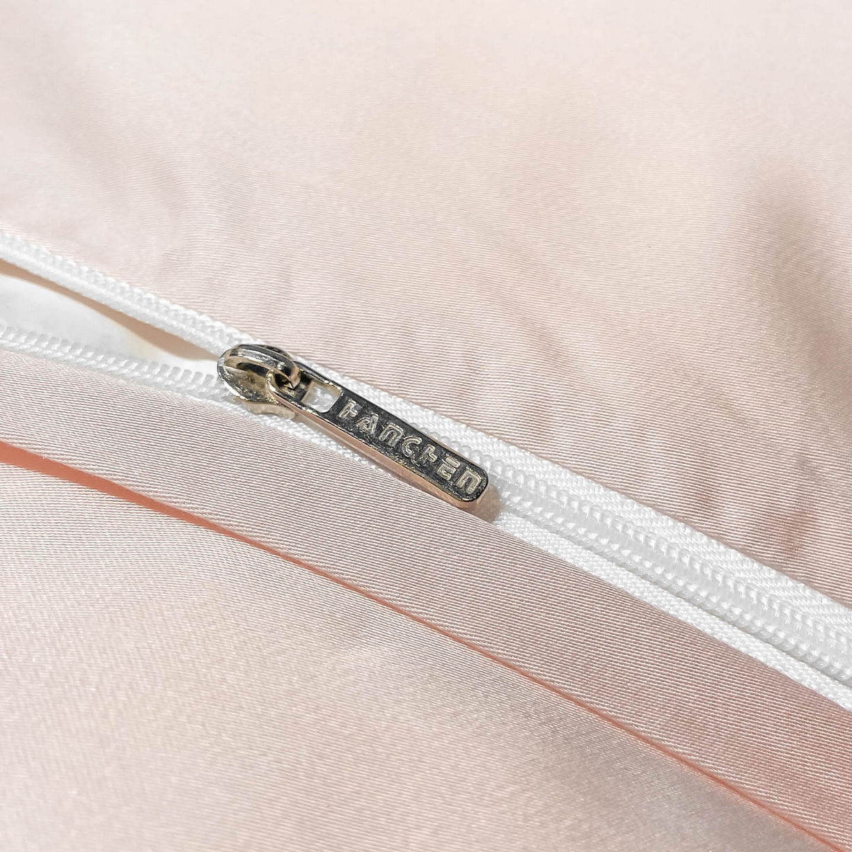 91家纺网 家纺一手货源 找家纺 涵宸家纺 2026新款兰精3M天丝纯色四件套 奶昔+蜜桃粉