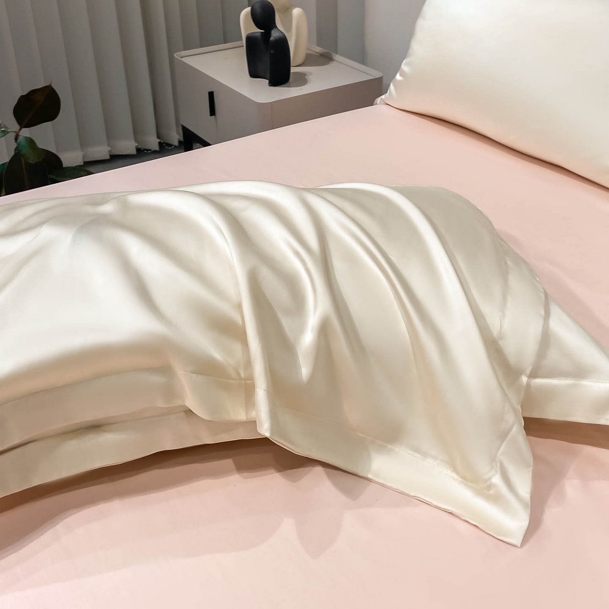 91家纺网 家纺一手货源 找家纺 涵宸家纺 2026新款兰精3M天丝纯色四件套 奶昔+蜜桃粉