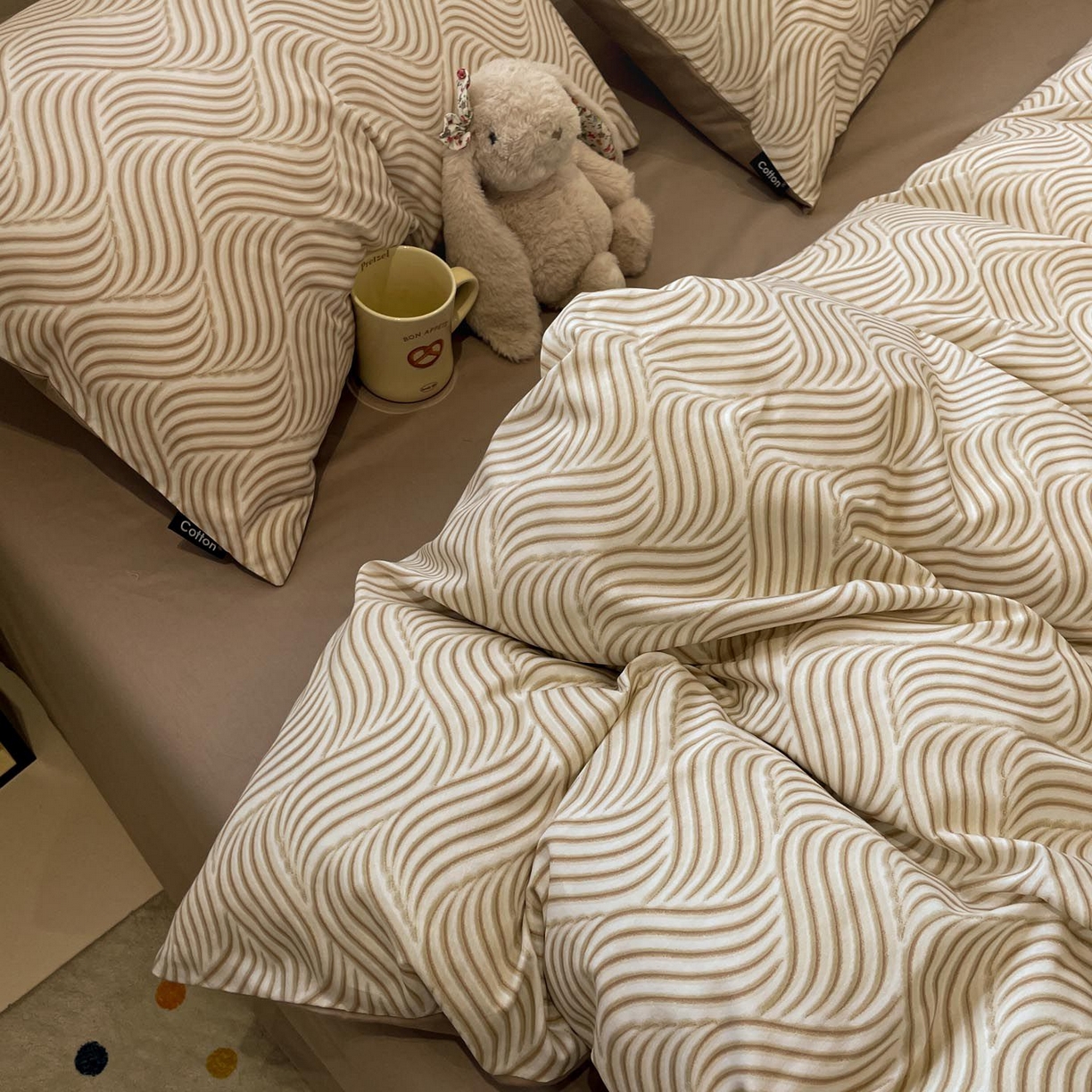 91家纺网 家纺一手货源 找家纺 涵宸家纺 2026新款全棉印花四件套-良品-场景一 浅忆