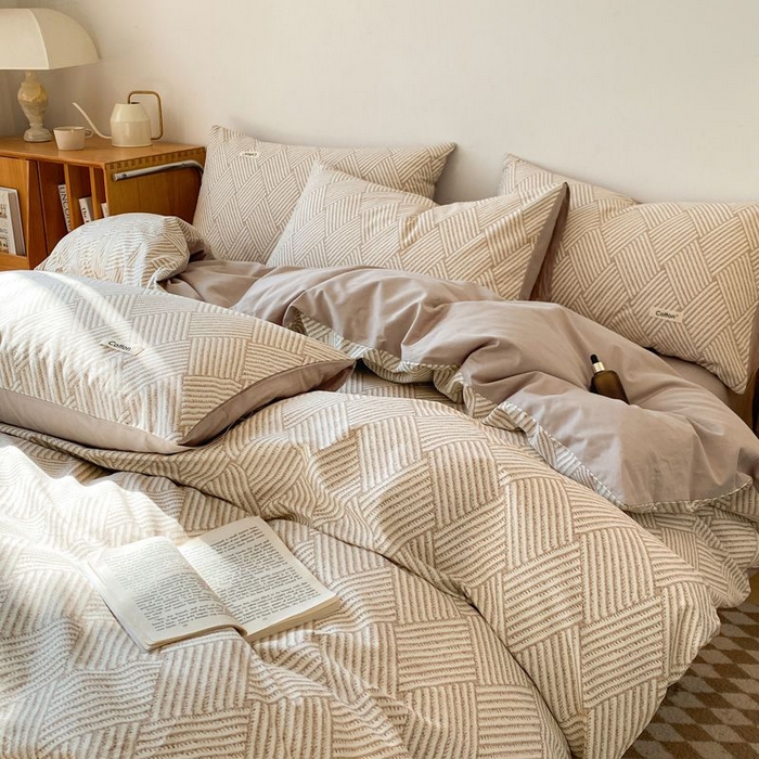 91家纺网 家纺一手货源 找家纺 涵宸家纺 2026新款全棉印花四件套-良品-场景一 亚瑟