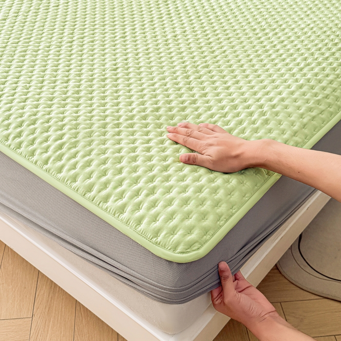 91家纺网 家纺一手货源 找家纺 予梦家纺 2026新款蚕丝夹棉床笠 布兰德-草绿