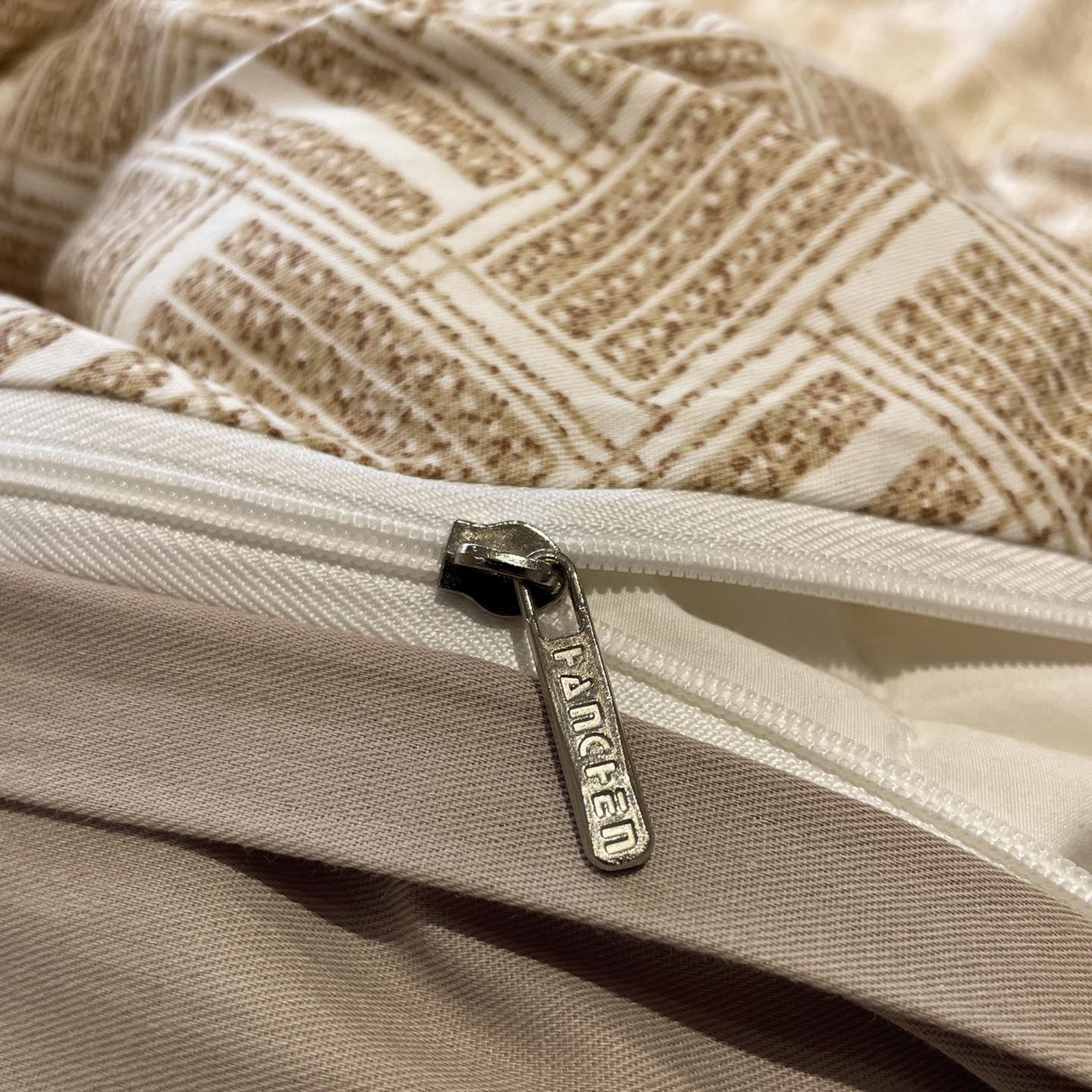 91家纺网 家纺一手货源 找家纺 涵宸家纺 2026新款全棉印花四件套-良品-场景一 云沫