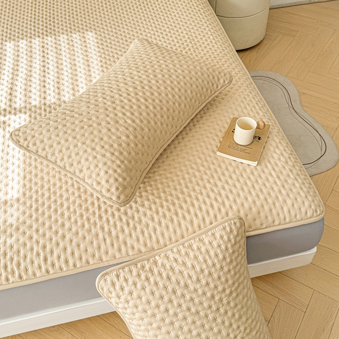 91家纺网 家纺一手货源 找家纺 予梦家纺 2026新款蚕丝夹棉床笠 布兰德-卡其