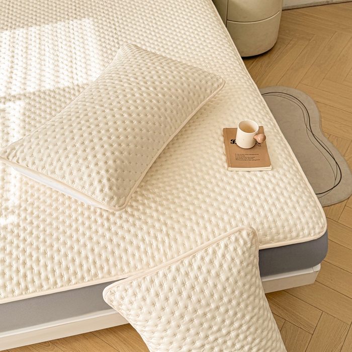 91家纺网 家纺一手货源 找家纺 予梦家纺 2026新款蚕丝夹棉床笠 布兰德-米黄