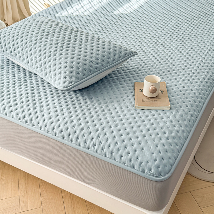 91家纺网 家纺一手货源 找家纺 予梦家纺 2026新款蚕丝夹棉床笠 布兰德-雾蓝