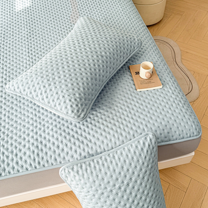 91家纺网 家纺一手货源 找家纺 予梦家纺 2026新款蚕丝夹棉床笠 布兰德-雾蓝