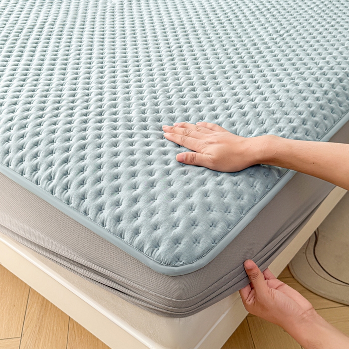 91家纺网 家纺一手货源 找家纺 予梦家纺 2026新款蚕丝夹棉床笠 布兰德-雾蓝