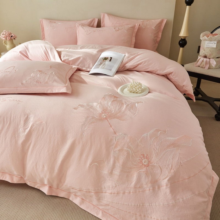 91家纺网 家纺一手货源 找家纺 金纱玉纺家纺 2026新款轻奢工艺绣花四件套（提供买家秀） 绚丽-粉