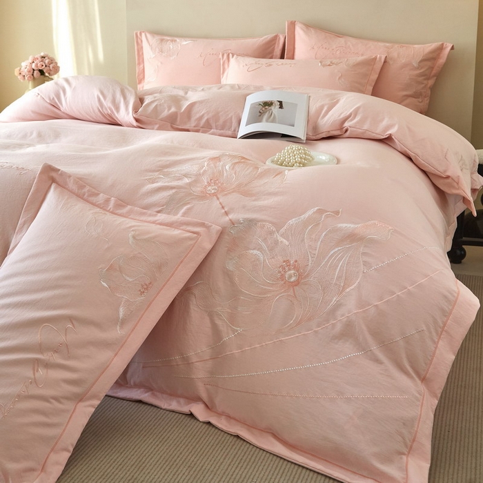 91家纺网 家纺一手货源 找家纺 金纱玉纺家纺 2026新款轻奢工艺绣花四件套（提供买家秀） 绚丽-粉