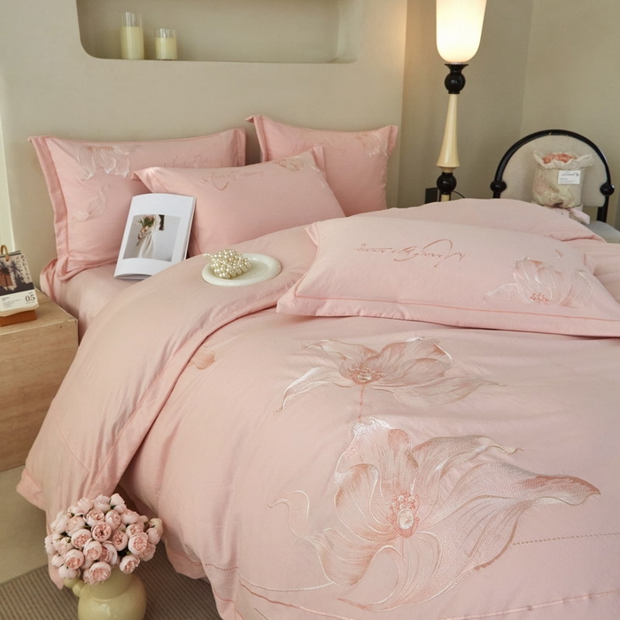 91家纺网 家纺一手货源 找家纺 金纱玉纺家纺 2026新款轻奢工艺绣花四件套（提供买家秀） 绚丽-粉