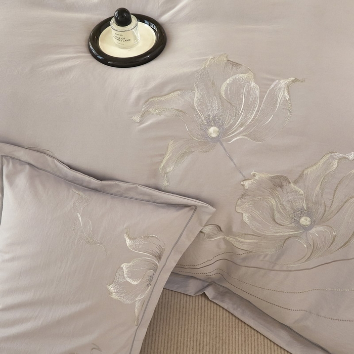 91家纺网 家纺一手货源 找家纺 金纱玉纺家纺 2026新款轻奢工艺绣花四件套（提供买家秀） 绚丽-灰