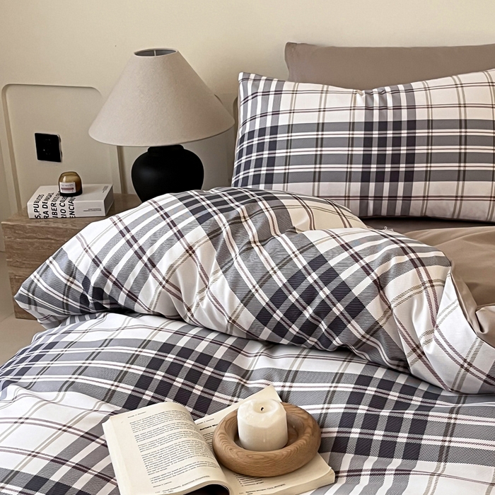 91家纺网 家纺一手货源 找家纺 涵宸家纺 2026新款全棉印花四件套-良品-场景二 琥珀