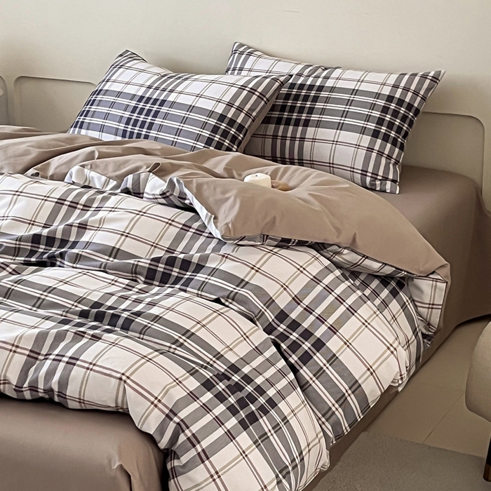 91家纺网 家纺一手货源 找家纺 涵宸家纺 2026新款全棉印花四件套-良品-场景二 琥珀