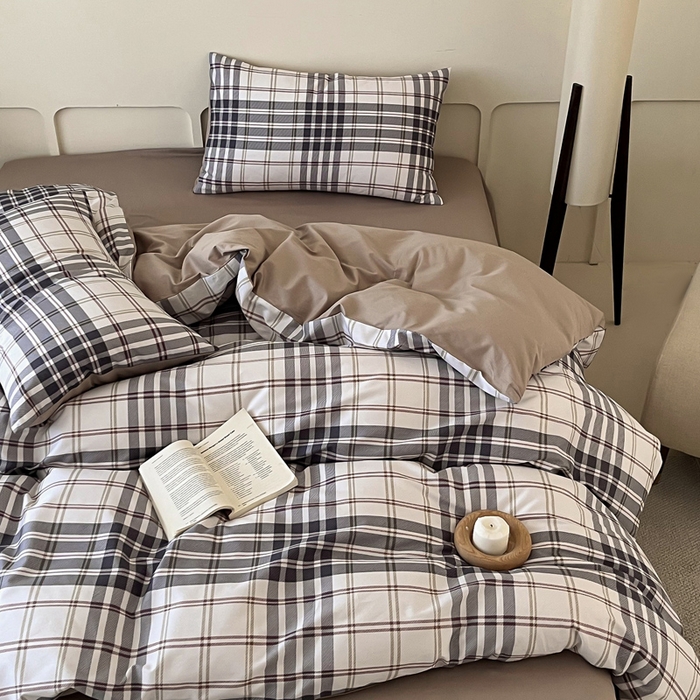 91家纺网 家纺一手货源 找家纺 涵宸家纺 2026新款全棉印花四件套-良品-场景二 琥珀