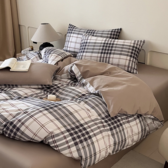 91家纺网 家纺一手货源 找家纺 涵宸家纺 2026新款全棉印花四件套-良品-场景二 琥珀